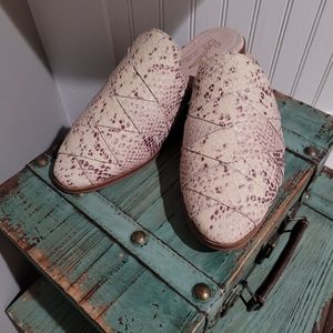 Seychelles Women's size 7